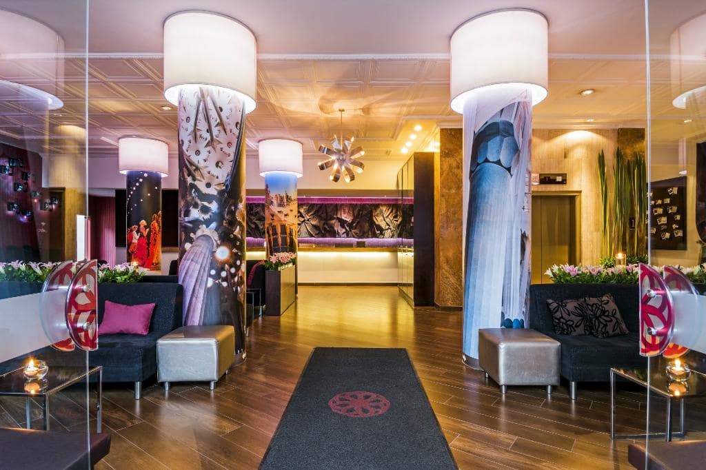recepción del hotel Augusta Bogotá